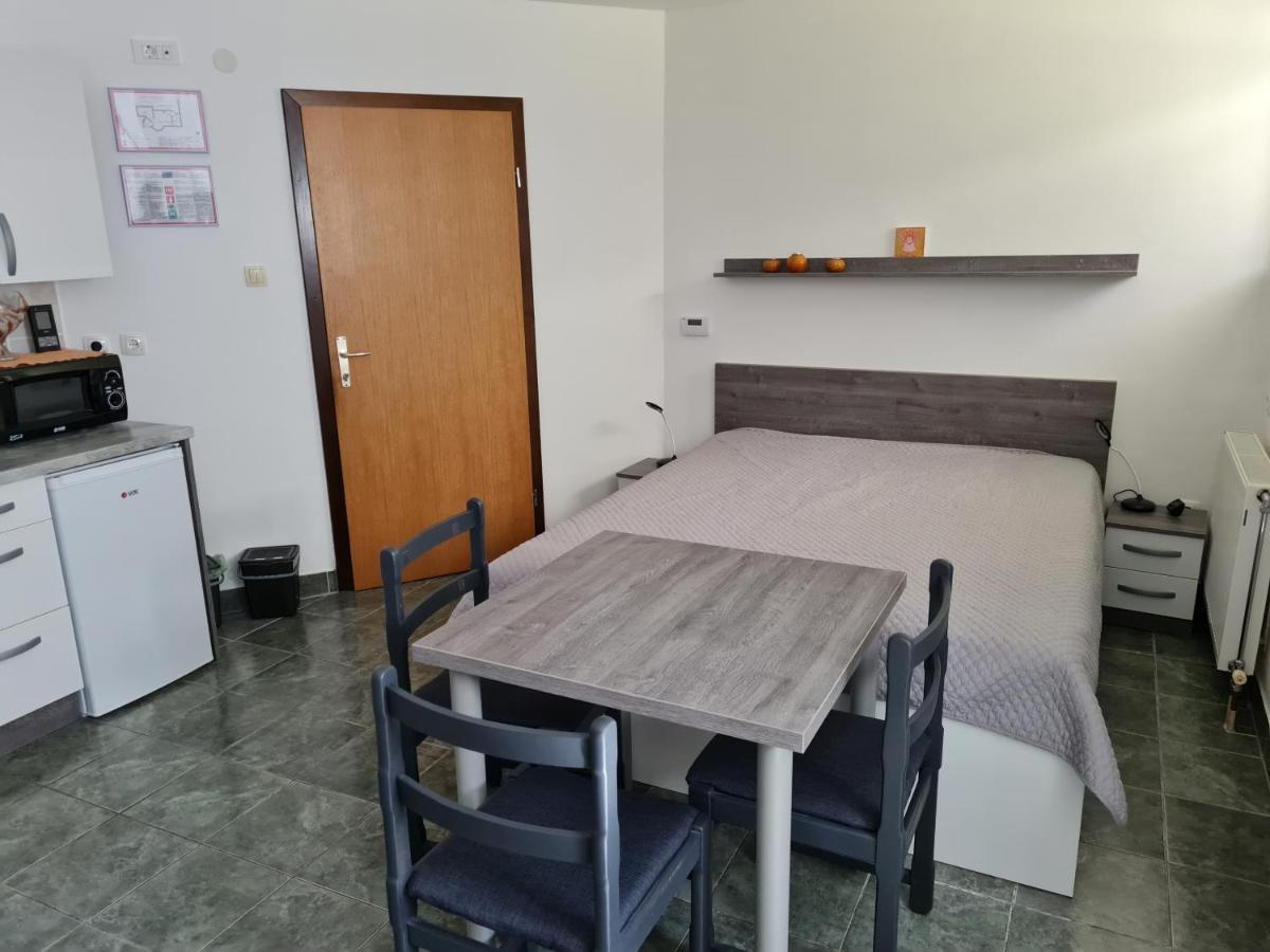 Apartma Jutersek 2+2 Libelice ภายนอก รูปภาพ